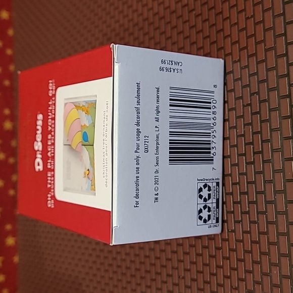 Hallmark 2021 Dr. Seuss Oh, The Places You'll Go Christmas Ornament - Picture 3 of 5